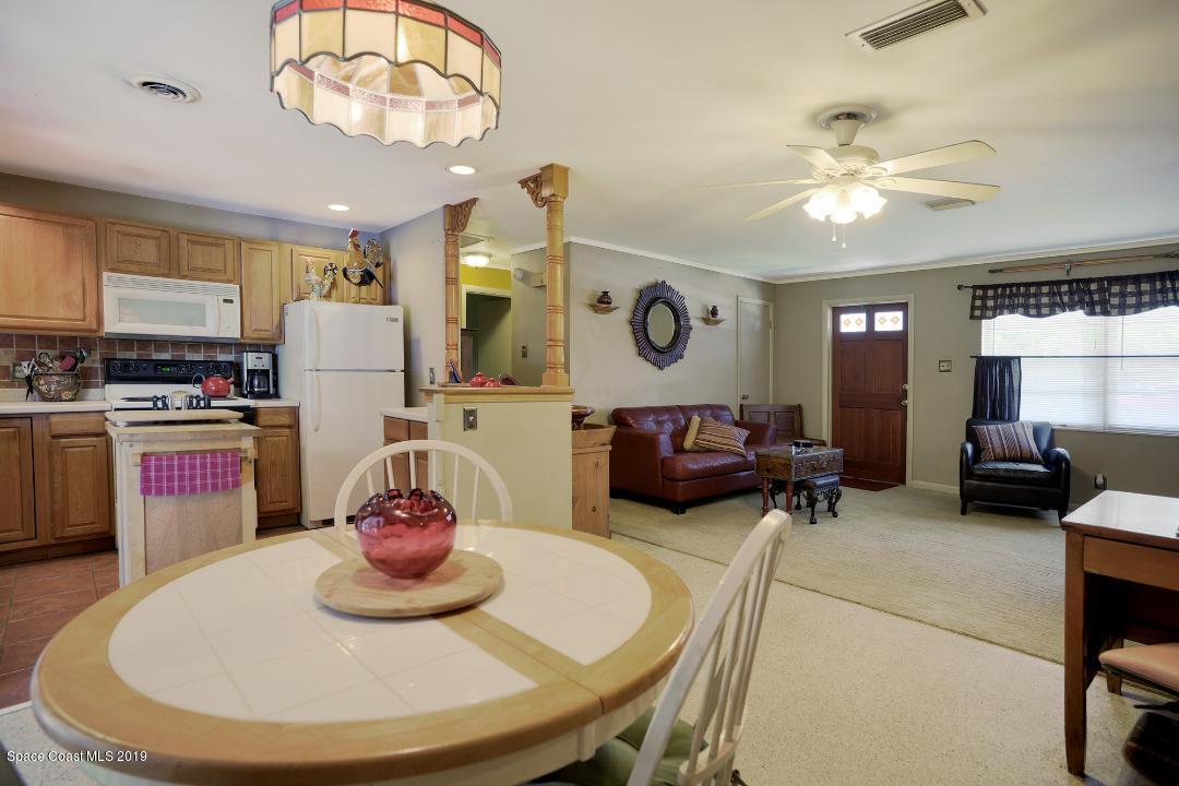 160 Richards Road Melbourne Beach, FL 32951 - Photo 4 of 13 Dining Room