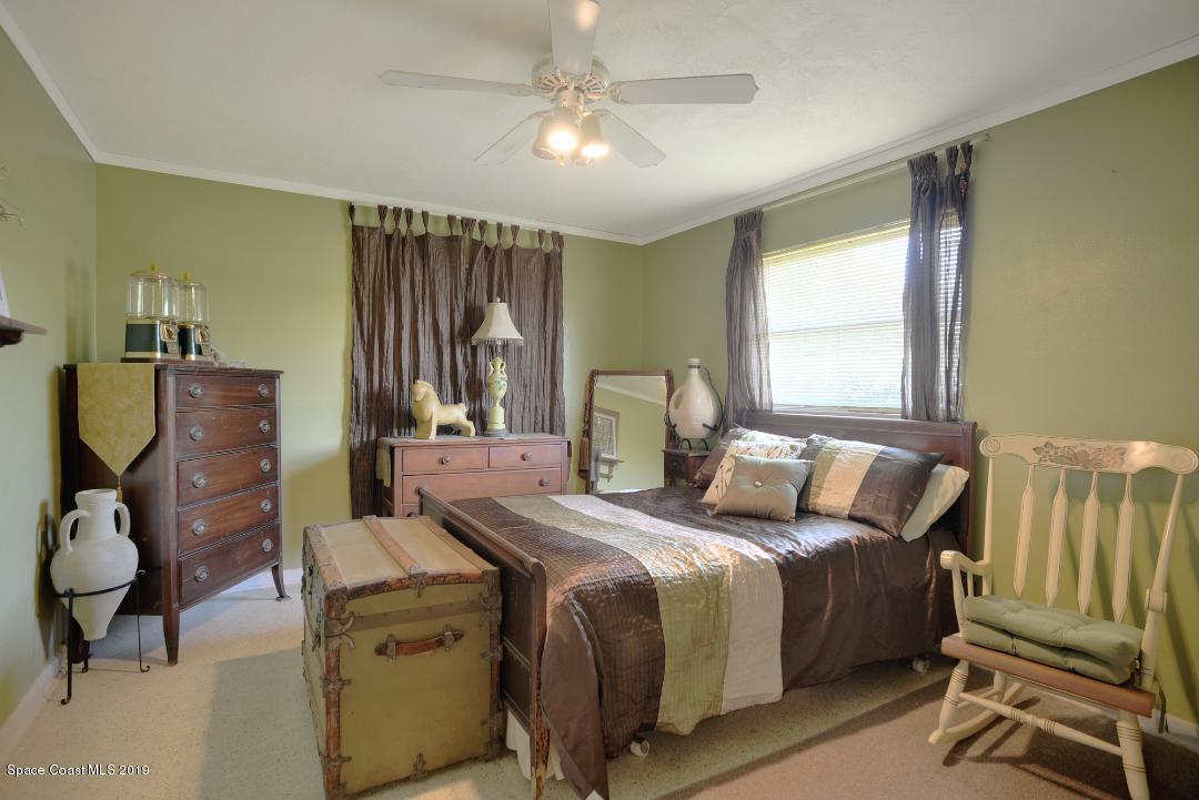 160 Richards Road Melbourne Beach, FL 32951 - Photo 8 of 13 Guest Bedroom