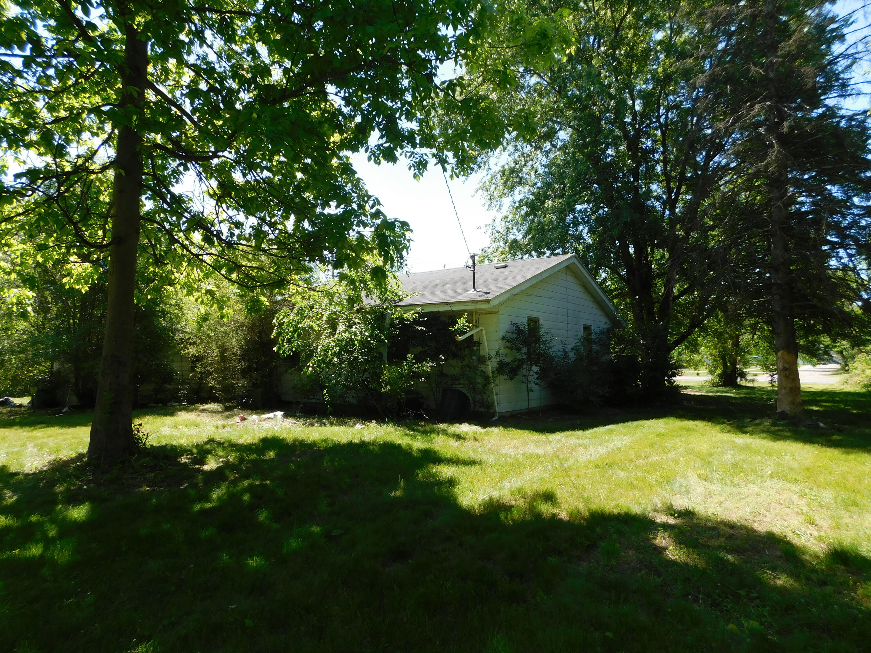 920 East Hoffman Street Three Rivers, MI 49093 - Photo 22 of 25 DSCN8781