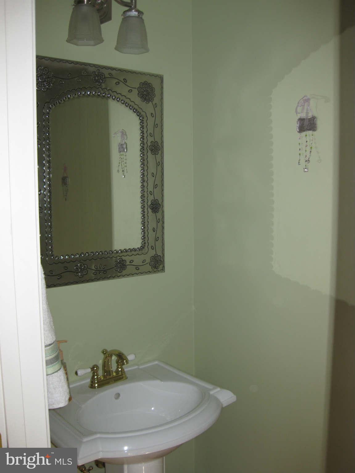 773 Howards Loop, Unit 60 Annapolis, MD 21401 - Photo 13 of 26 Bath