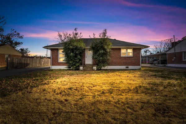 $299,900 | 105 Lynn Drive, Columbia, TN 38401