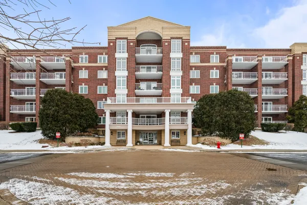 $247,500 | 7041 West Touhy Avenue, Unit 607, Niles, IL 60714