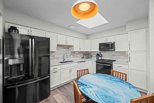 $262,500 | 7041 West Touhy Avenue, Unit 607, Niles, IL 60714