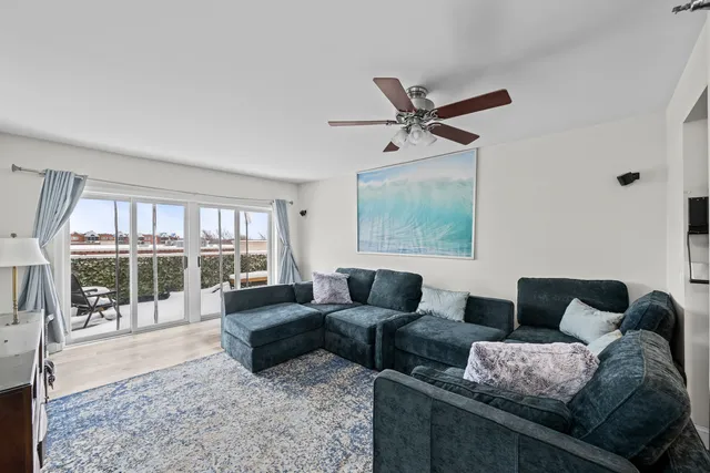 $262,500 | 7041 West Touhy Avenue, Unit 607, Niles, IL 60714