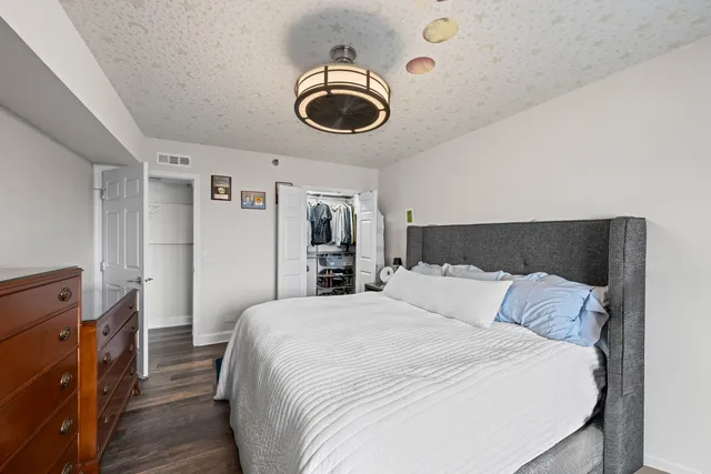 $262,500 | 7041 West Touhy Avenue, Unit 607, Niles, IL 60714