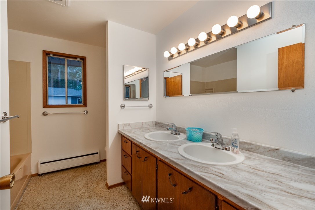 494 Ducken Road Oak Harbor, WA 98277 - Photo 12 of 36 Gallery Image 12