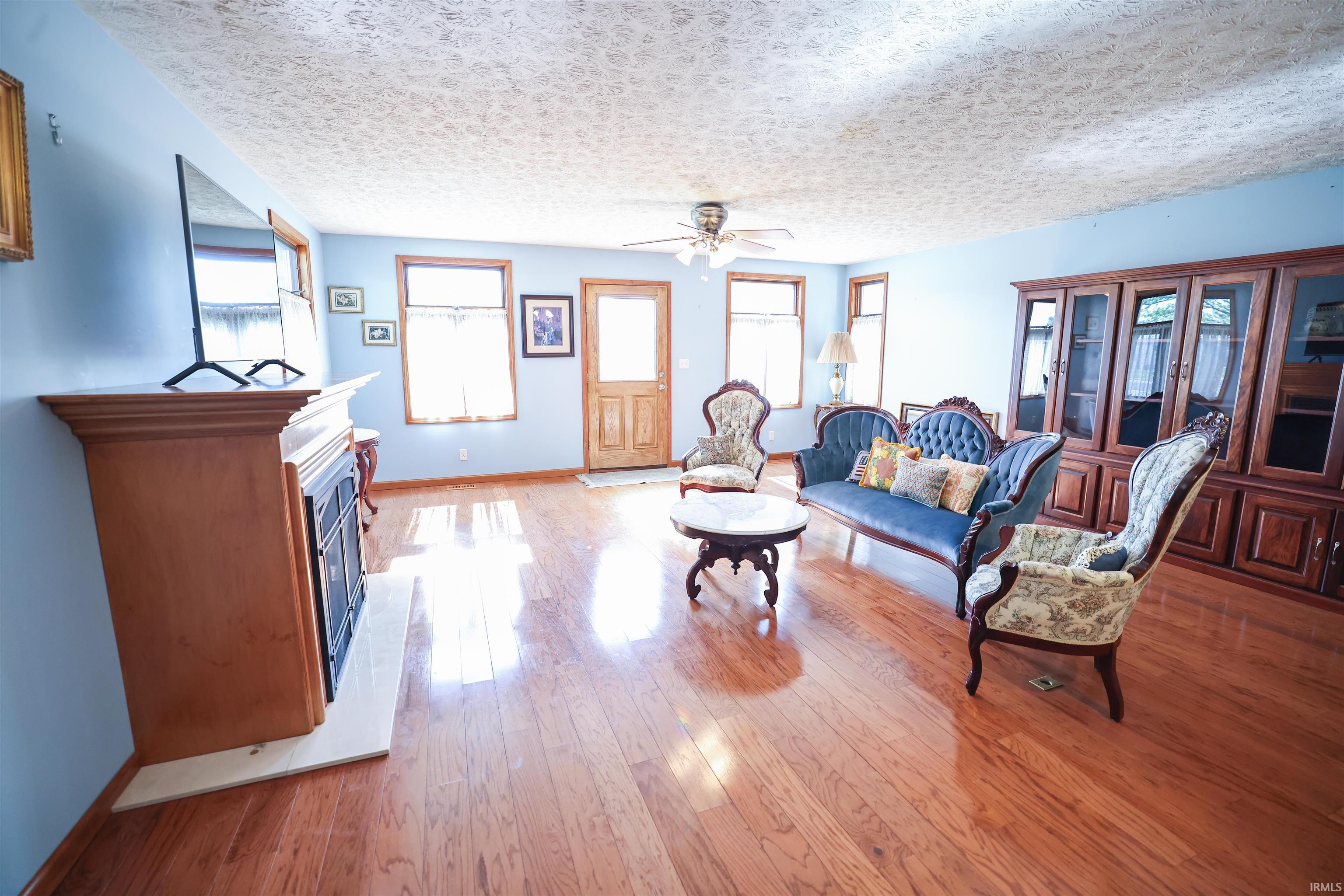2015 Denson Avenue Bedford, IN 47421 - Photo 4 of 36