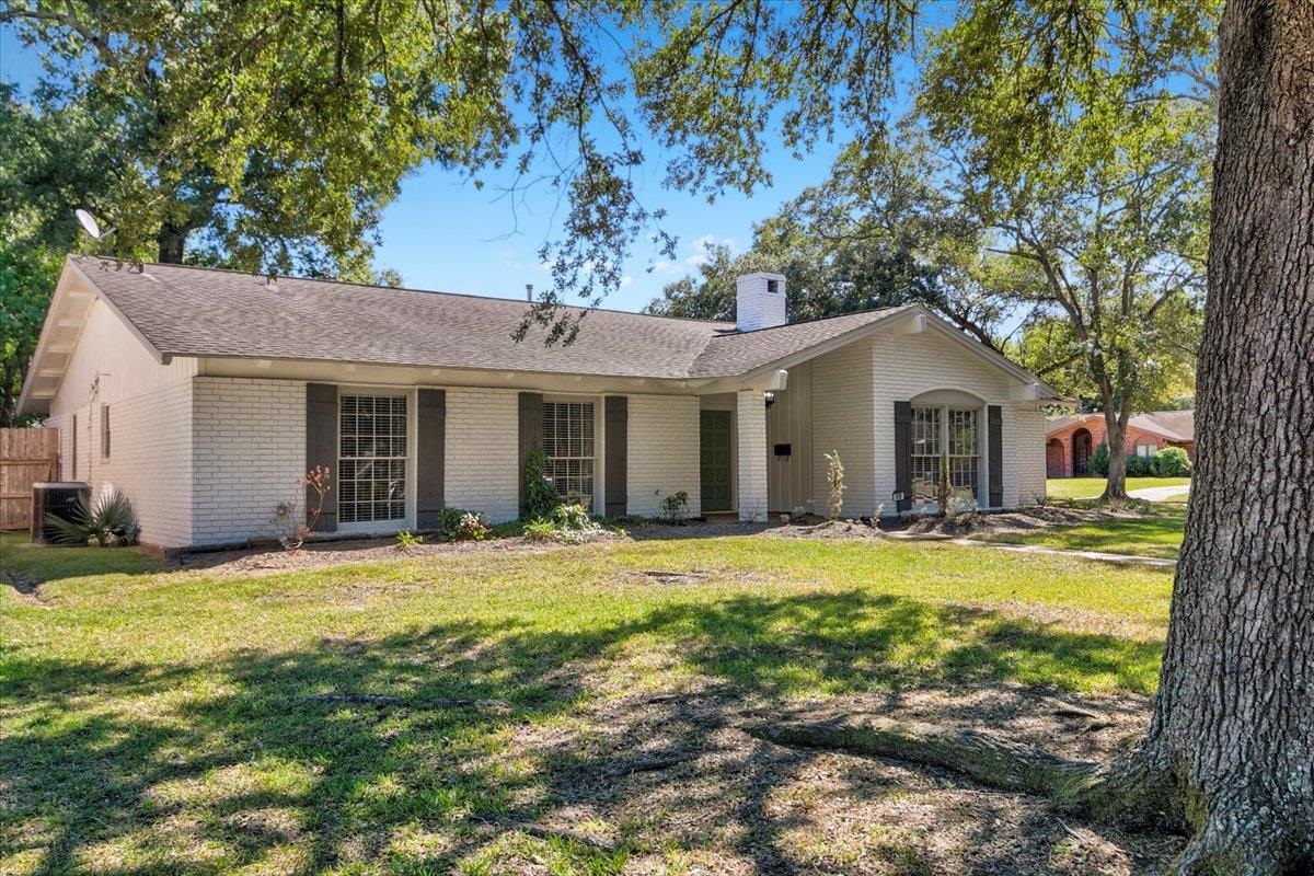 930 Hibiscus Circle Beaumont, TX 77706 - Photo 1 of 29
