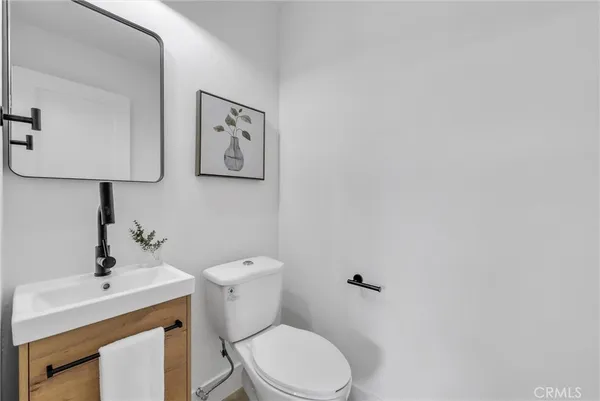 $1,375,000 | 2902 East Winfield Avenue, Anaheim, CA 92806