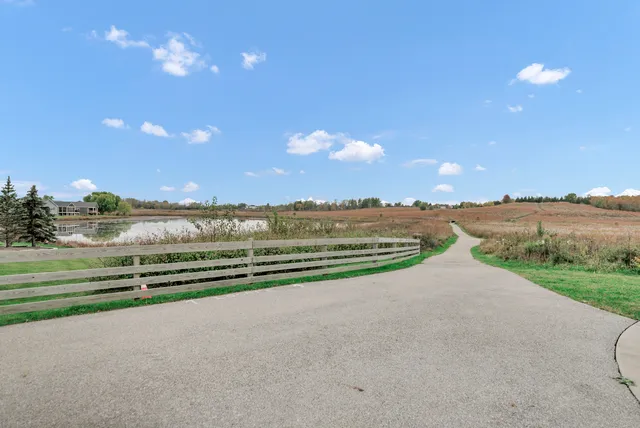 $4,000 | 2660 Harnish Drive, Algonquin, IL 60102