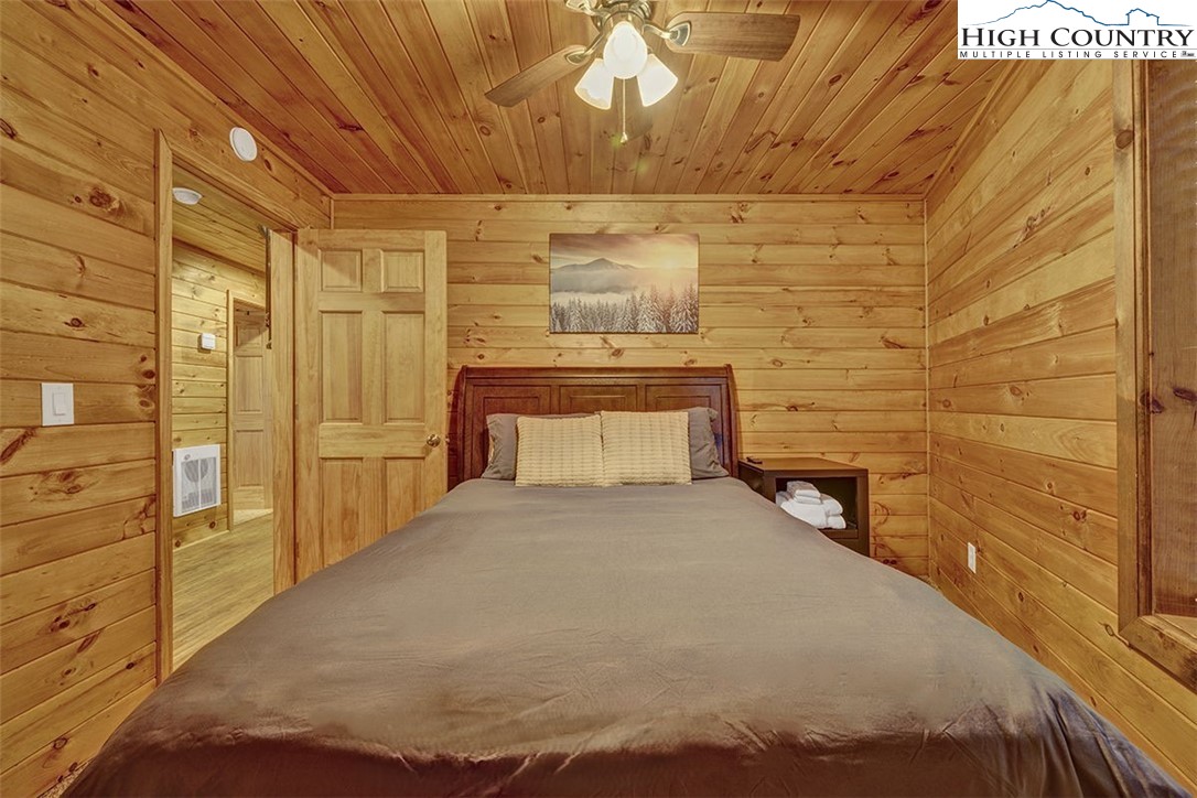 127 Skiloft Road Beech Mountain, NC 28604 - Photo 22 of 42 a bathroom with a sink and a shower