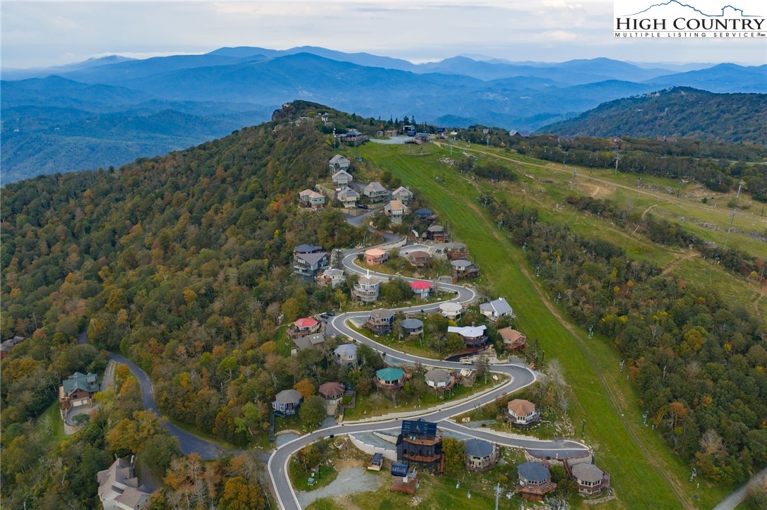 127 Skiloft Road Beech Mountain, NC 28604 - Photo 30 of 42 a view of a city