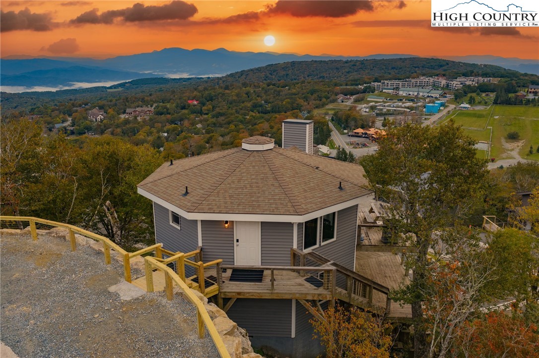 127 Skiloft Road Beech Mountain, NC 28604 - Photo 3 of 42 a view of a terrace with a lake view