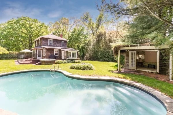 $30,000 | Undisclosed Address, Southampton, NY 11968