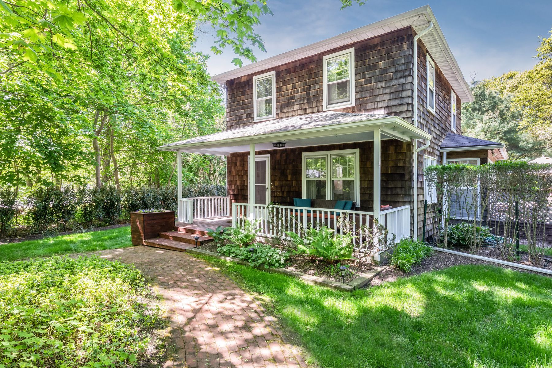 Undisclosed Address Southampton, NY 11968 - Photo 2 of 18