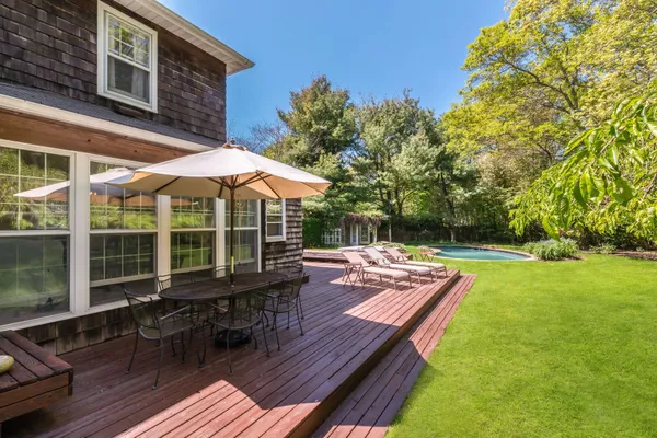 $30,000 | Undisclosed Address, Southampton, NY 11968