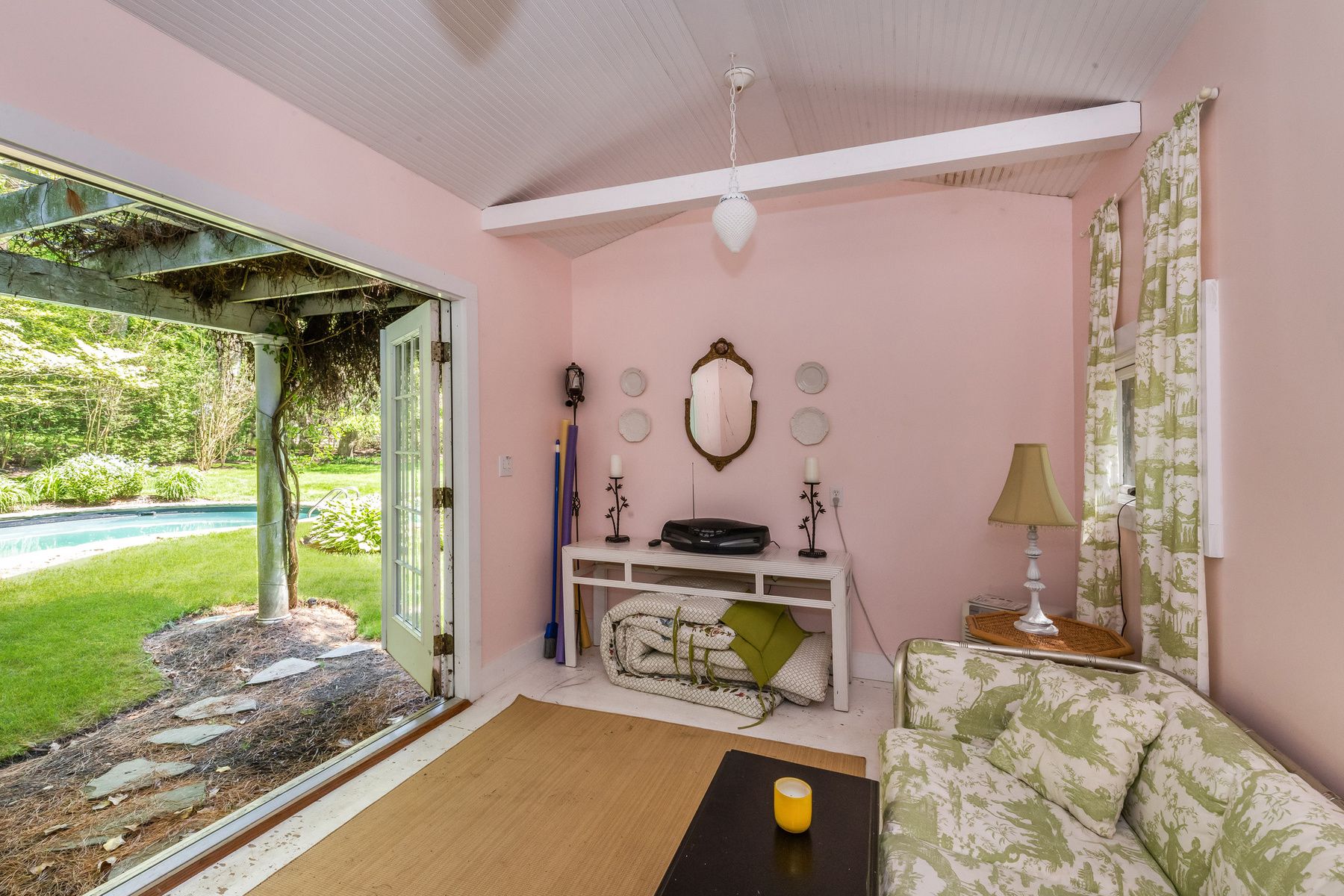 Undisclosed Address Southampton, NY 11968 - Photo 4 of 18