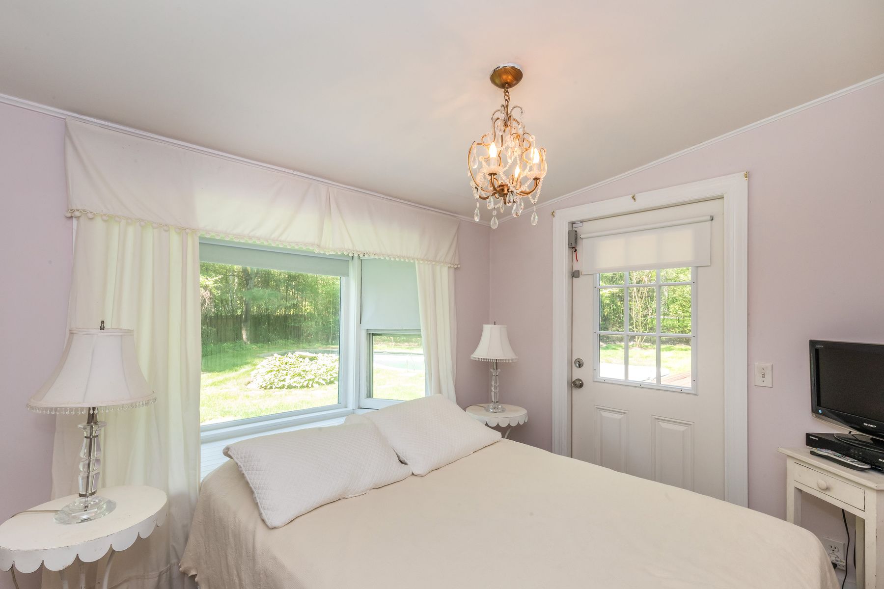 Undisclosed Address Southampton, NY 11968 - Photo 10 of 18