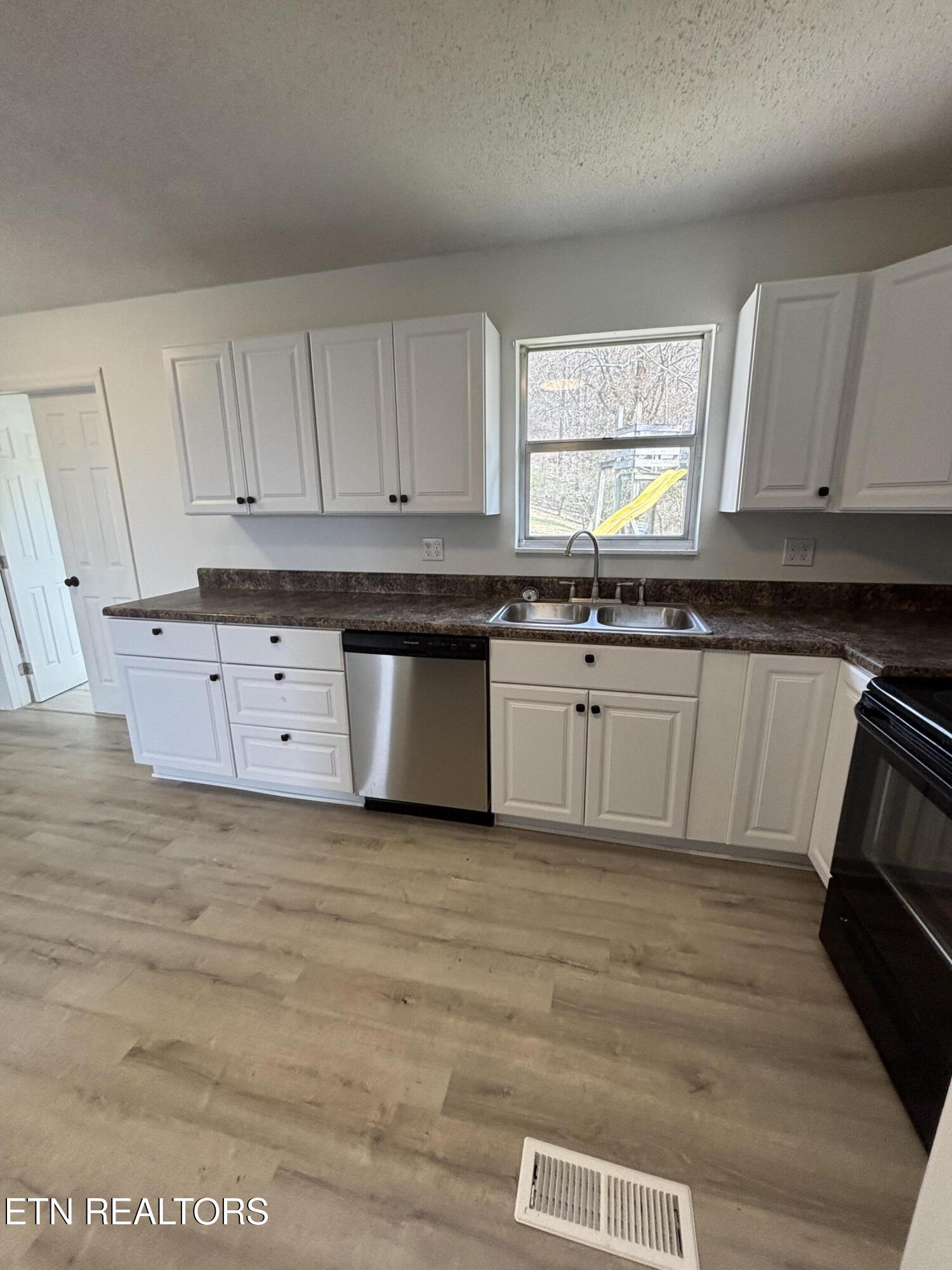 8634 Bud Hawkins Road Corryton, TN 37721 - Photo 19 of 24 IMG_0538