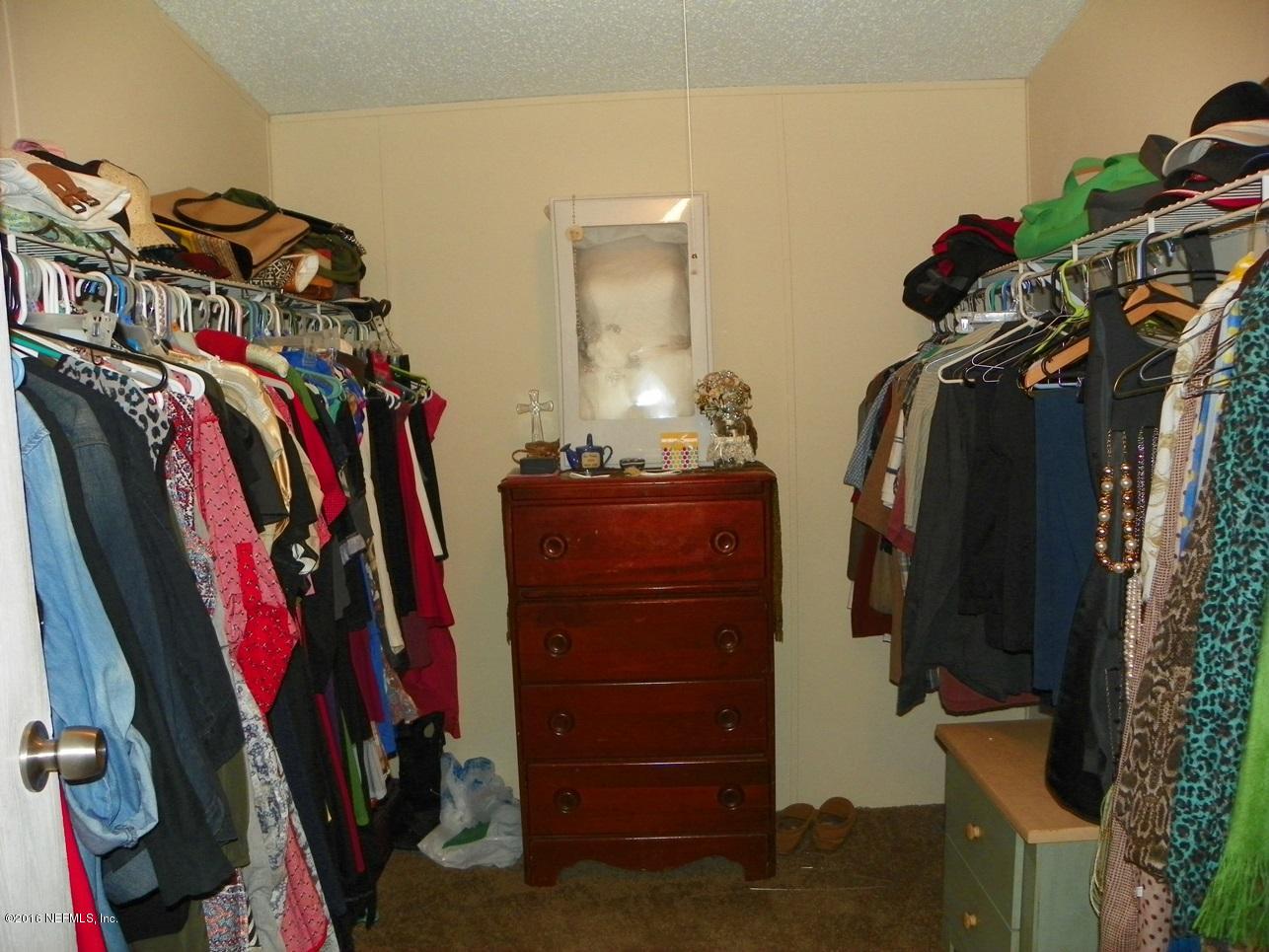 100 Roddy Road Palatka, FL 32177 - Photo 7 of 13 Master Bedroom's Closet