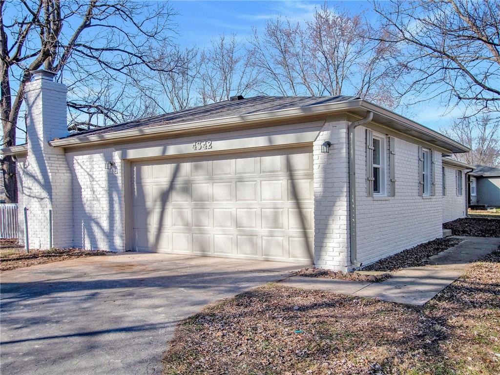4342 Clifford Road Brownsburg, IN 46112 - Photo 4 of 33 Gallery Image 4
