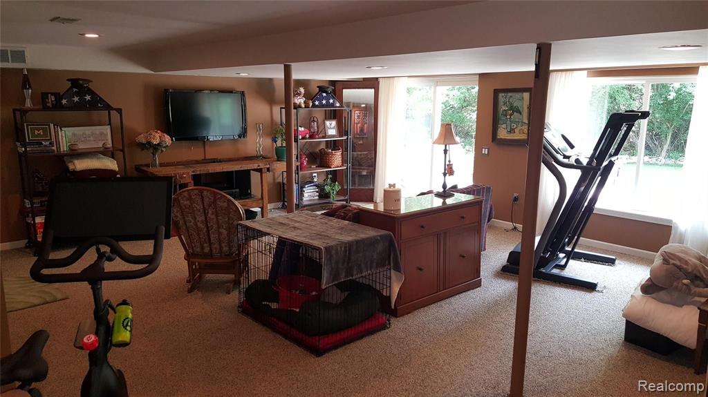 133 Saxon Court Rochester Hills, MI 48307 - Photo 35 of 42
