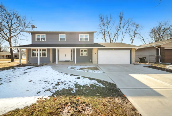 $574,900 | 99 Essex Road, Elk Grove Village, IL 60007