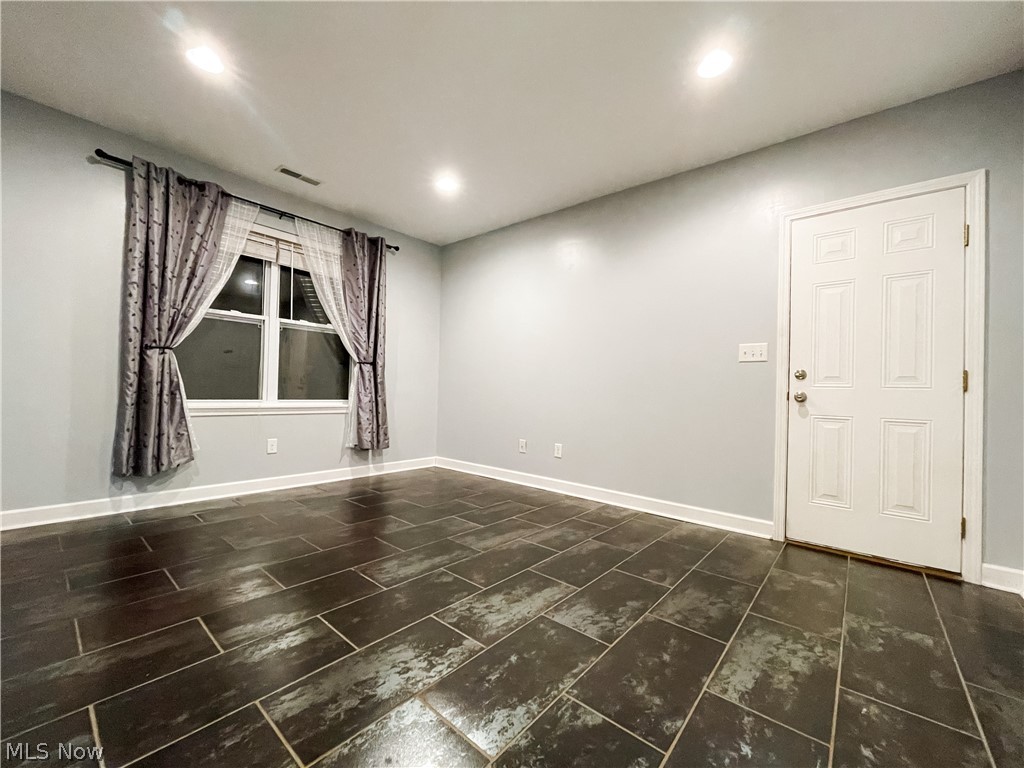 447 Strader Road Akron, OH 44305 - Photo 12 of 28 Gallery Image 12