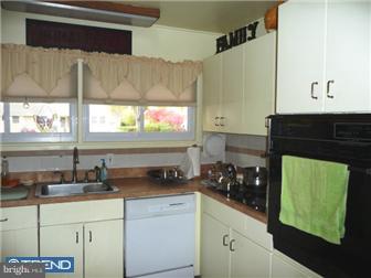 2 High Road Levittown, PA 19056 - Photo 4 of 12 Gallery Image 4