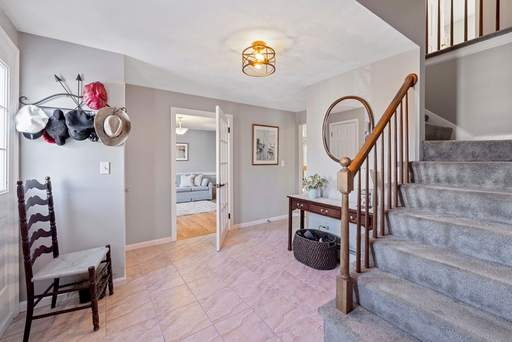 176 Roundtop Road Marlborough, MA 01752 - Photo 2 of 42 Gallery Image 2