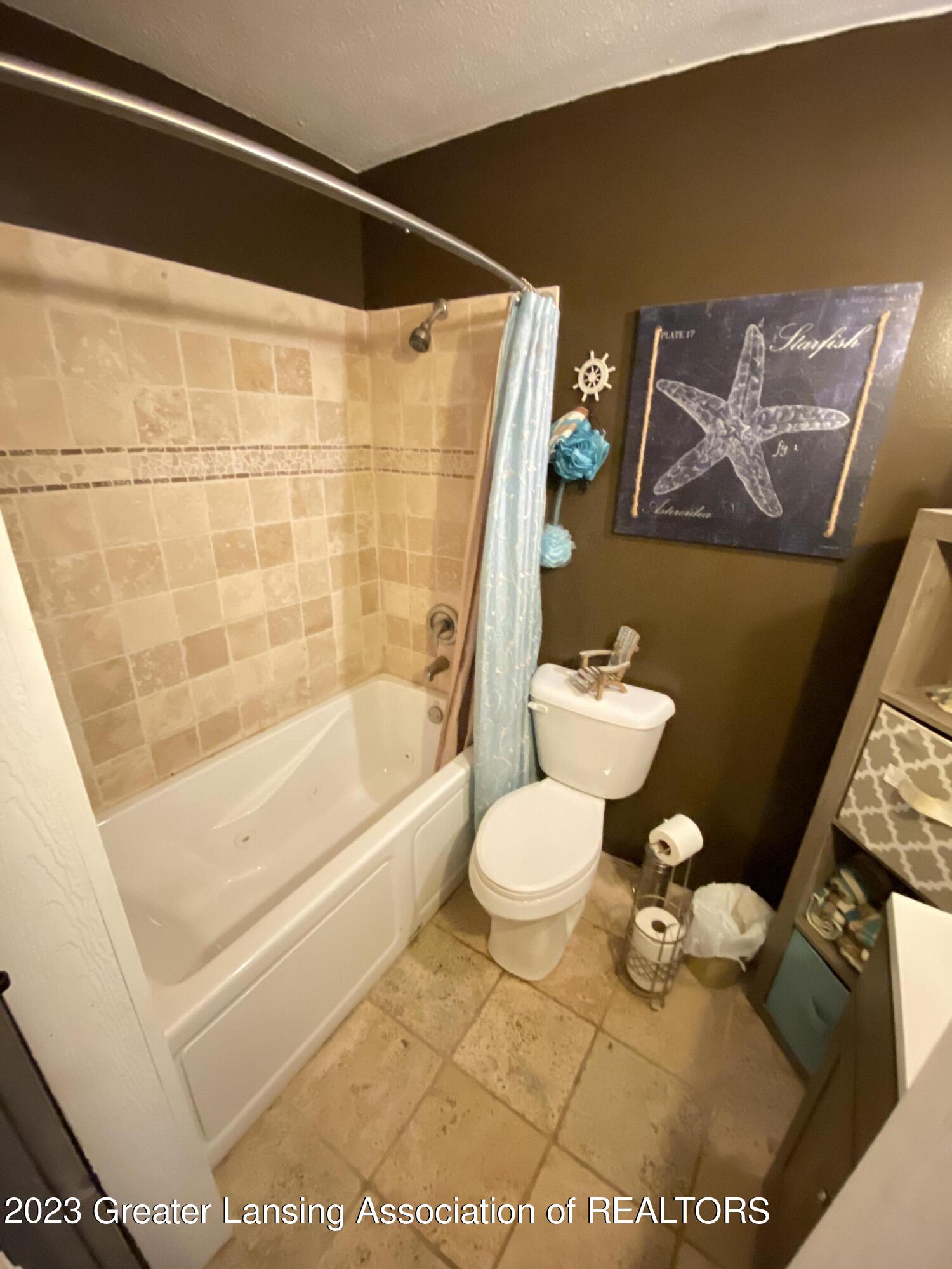 2555 Shattuck Road Saginaw, MI 48603 - Photo 10 of 13 IMG_8963