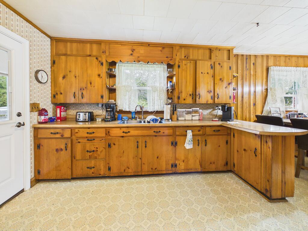 490 Oak Grove Road Austinville, VA 24312 - Photo 11 of 51 Gallery Image 11