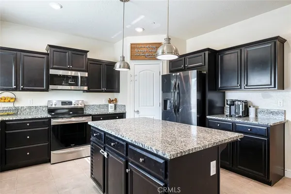 $540,000 | 6883 East Robinson Avenue, Fresno, CA 93727