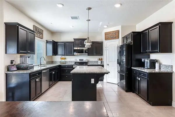 $540,000 | 6883 East Robinson Avenue, Fresno, CA 93727