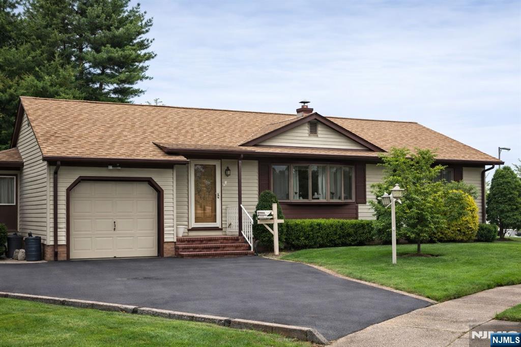 16 Homestead Road Elmwood Park, NJ 07407 - Photo 1 of 24