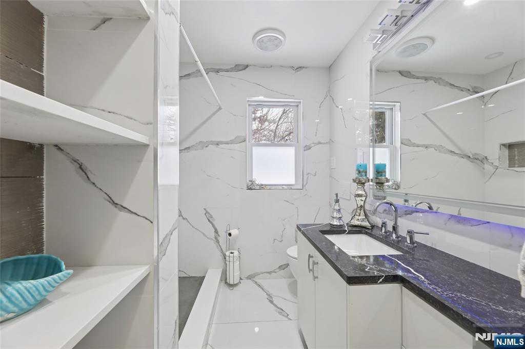 16 Homestead Road Elmwood Park, NJ 07407 - Photo 11 of 24