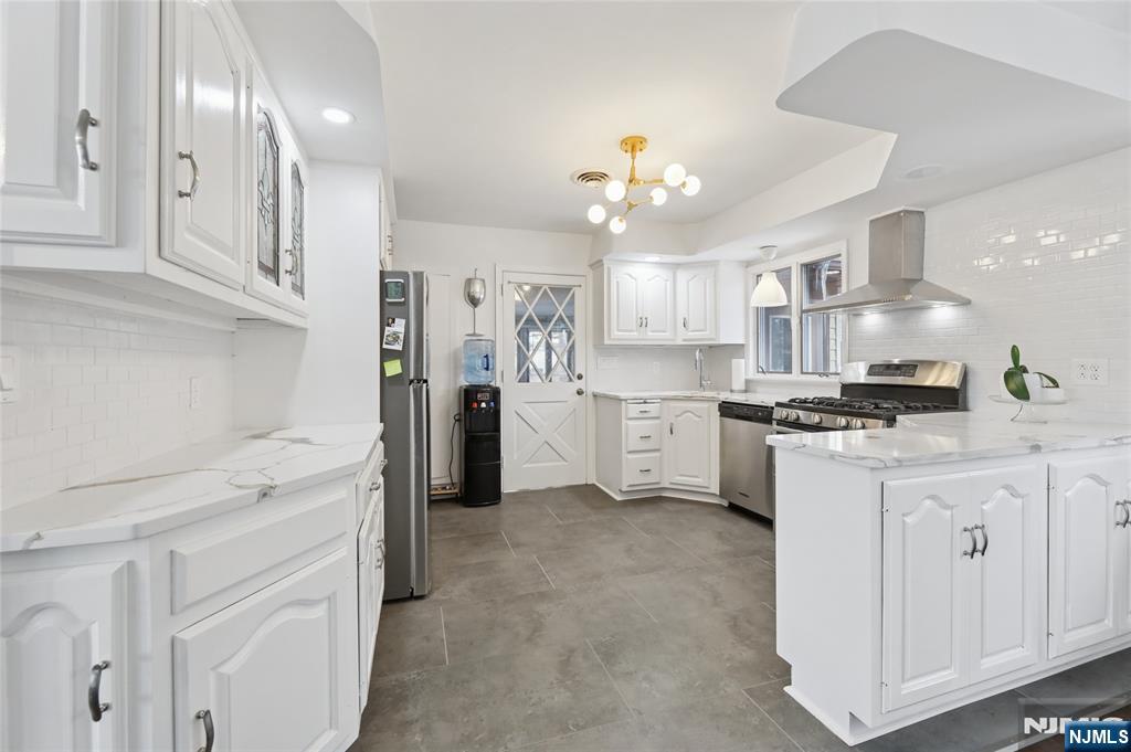 16 Homestead Road Elmwood Park, NJ 07407 - Photo 5 of 24