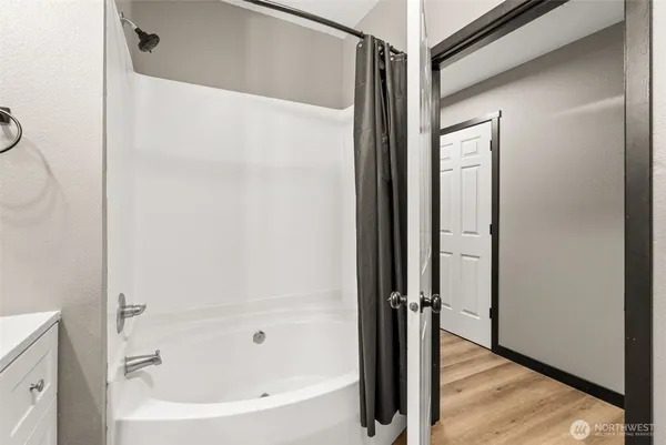 $329,950 | 10015 186th Place East, Unit 111, Puyallup, WA 98375