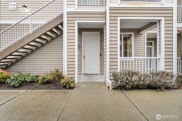 $329,950 | 10015 186th Place East, Unit 111, Puyallup, WA 98375