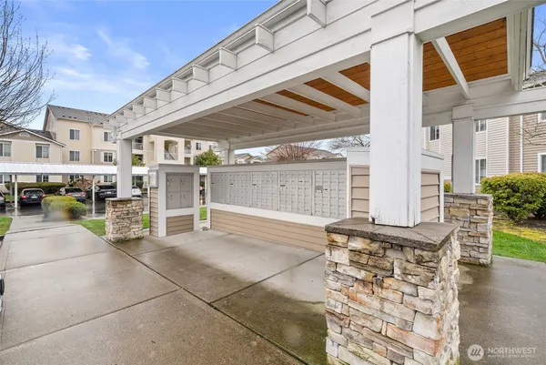 $329,950 | 10015 186th Place East, Unit 111, Puyallup, WA 98375