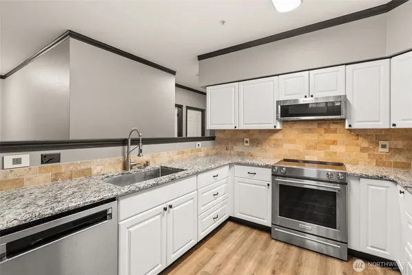 $329,950 | 10015 186th Place East, Unit 111, Puyallup, WA 98375