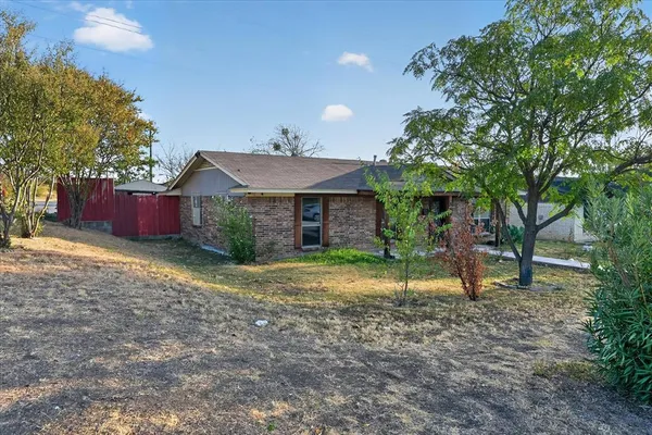 $350,000 | 5867 Beau Purple Drive, Dallas, TX 75211