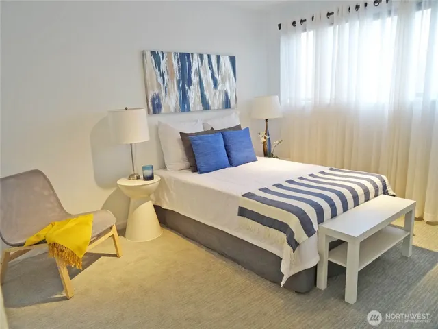 $2,195 | 343 4th Avenue, Unit D, Kirkland, WA 98033