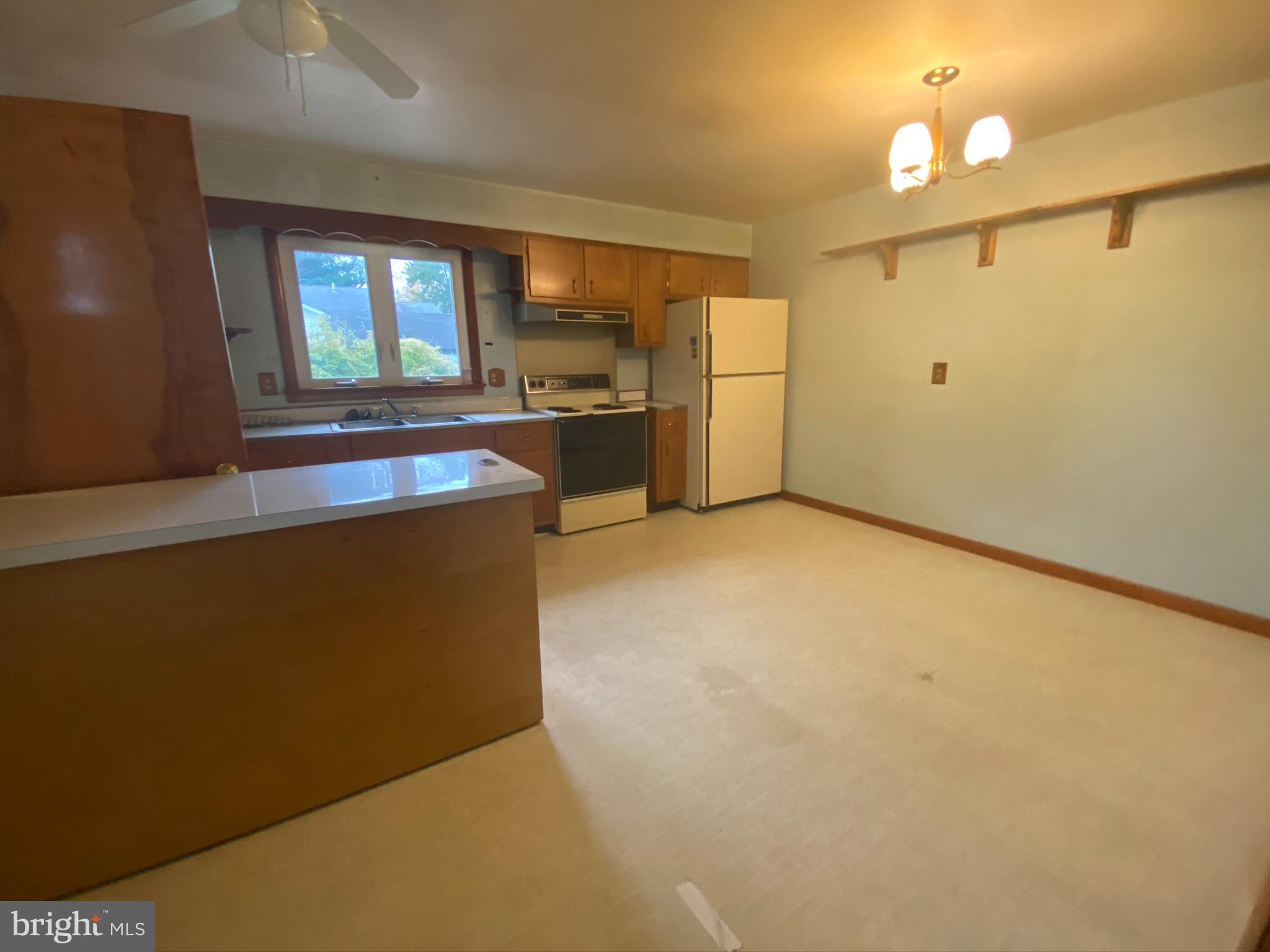 47 Harvard Road Pennsville, NJ 08070 - Photo 16 of 21 Kitchen 2/2