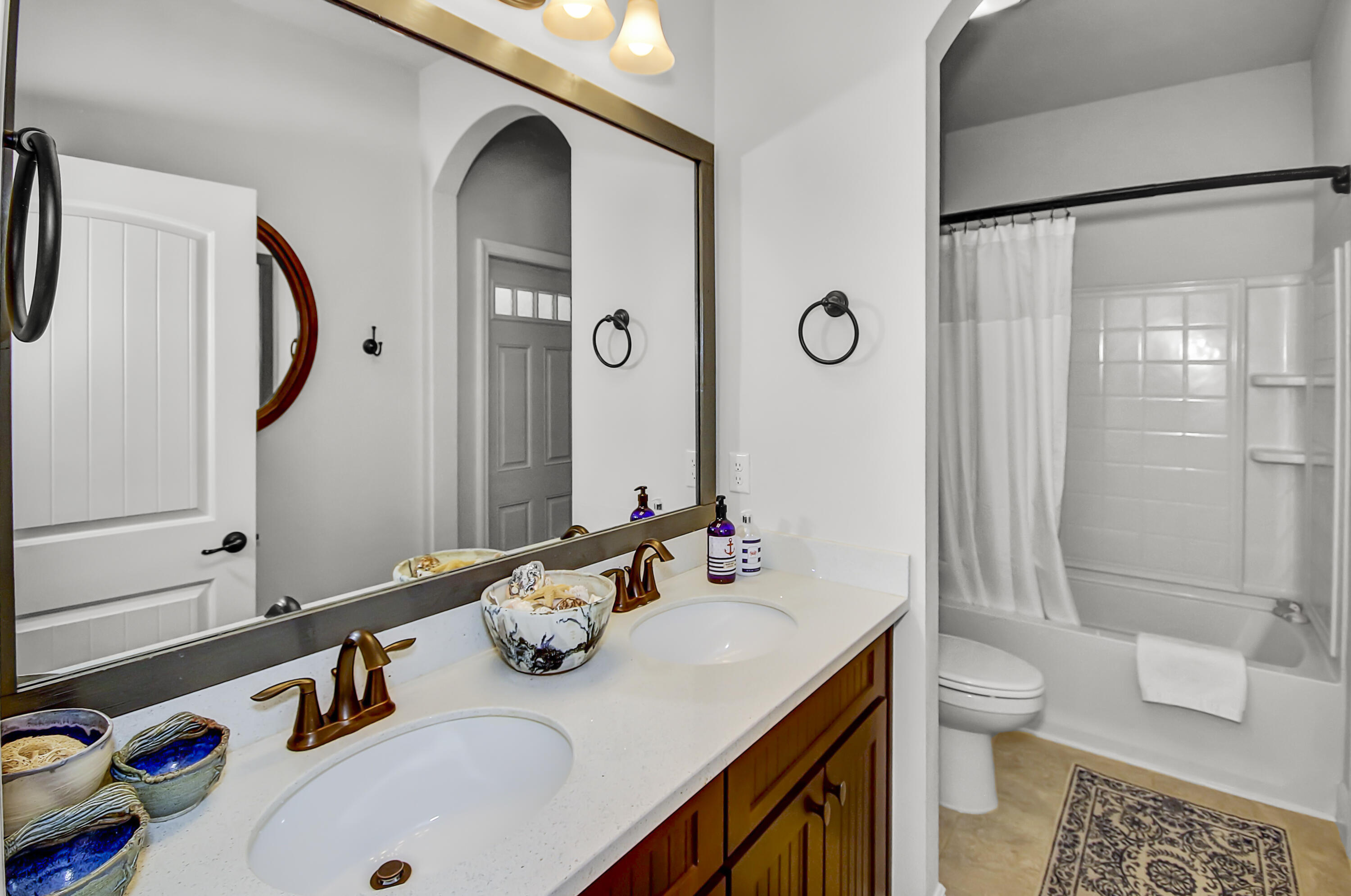 320 Symphony Way Freeport, FL 32439 - Photo 24 of 44 Bathroom 2