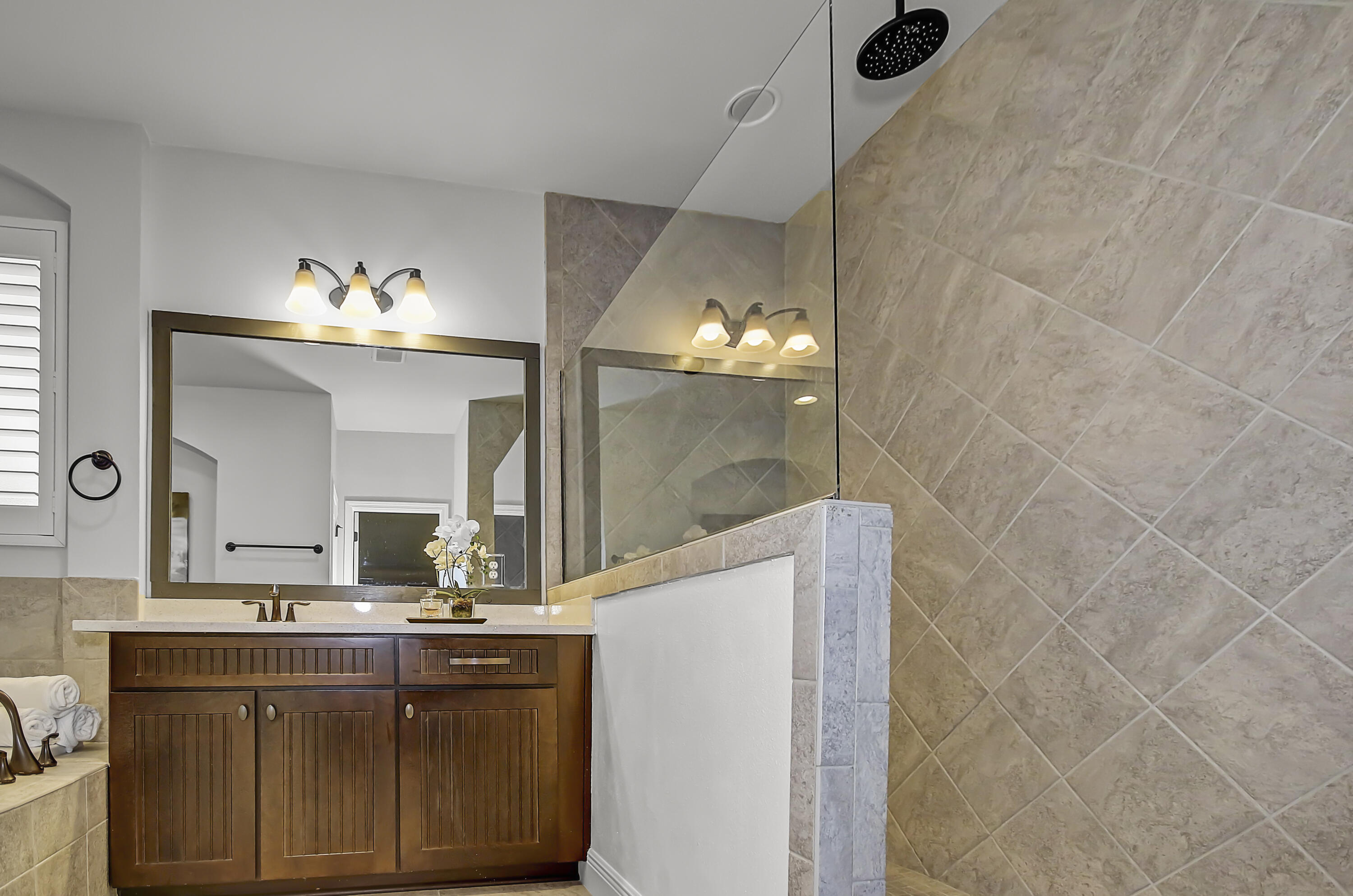 320 Symphony Way Freeport, FL 32439 - Photo 36 of 44 Master Shower