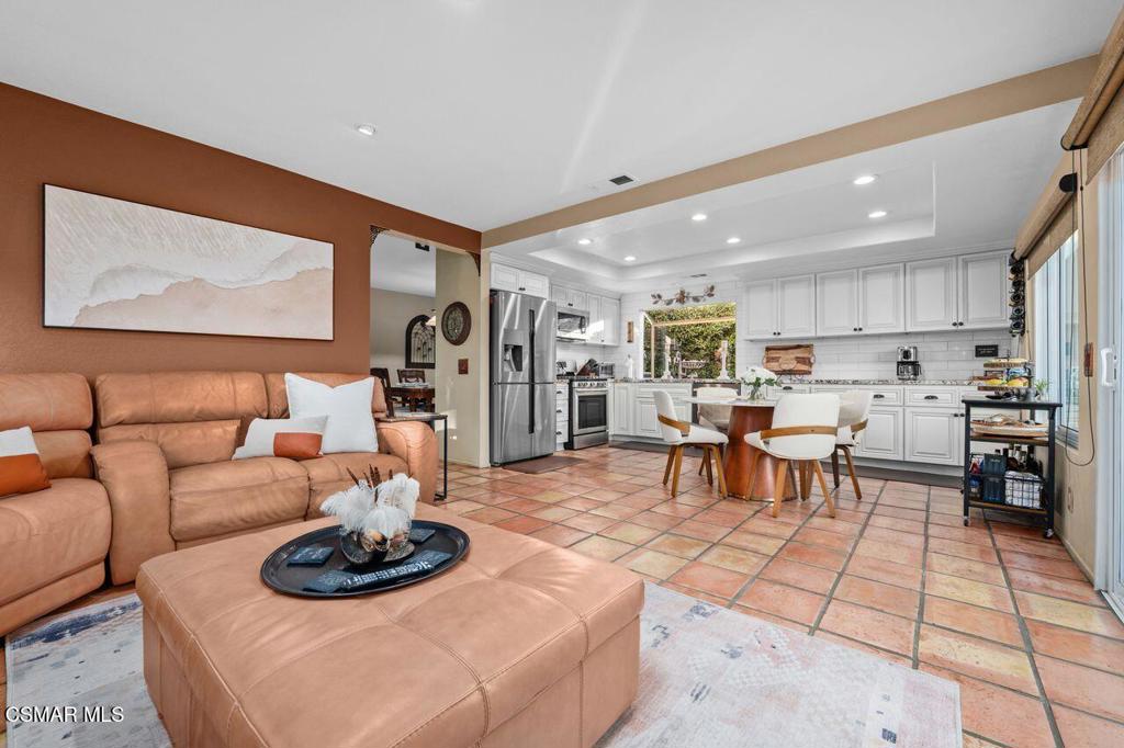 625 Galloping Hill Road Simi Valley, CA 93065 - Photo 14 of 49