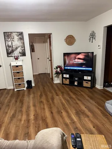 $159,900 | 18 6th Street Northeast, Linton, IN 47441