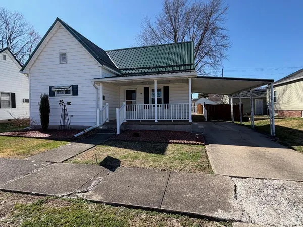 $159,900 | 18 6th Street Northeast, Linton, IN 47441