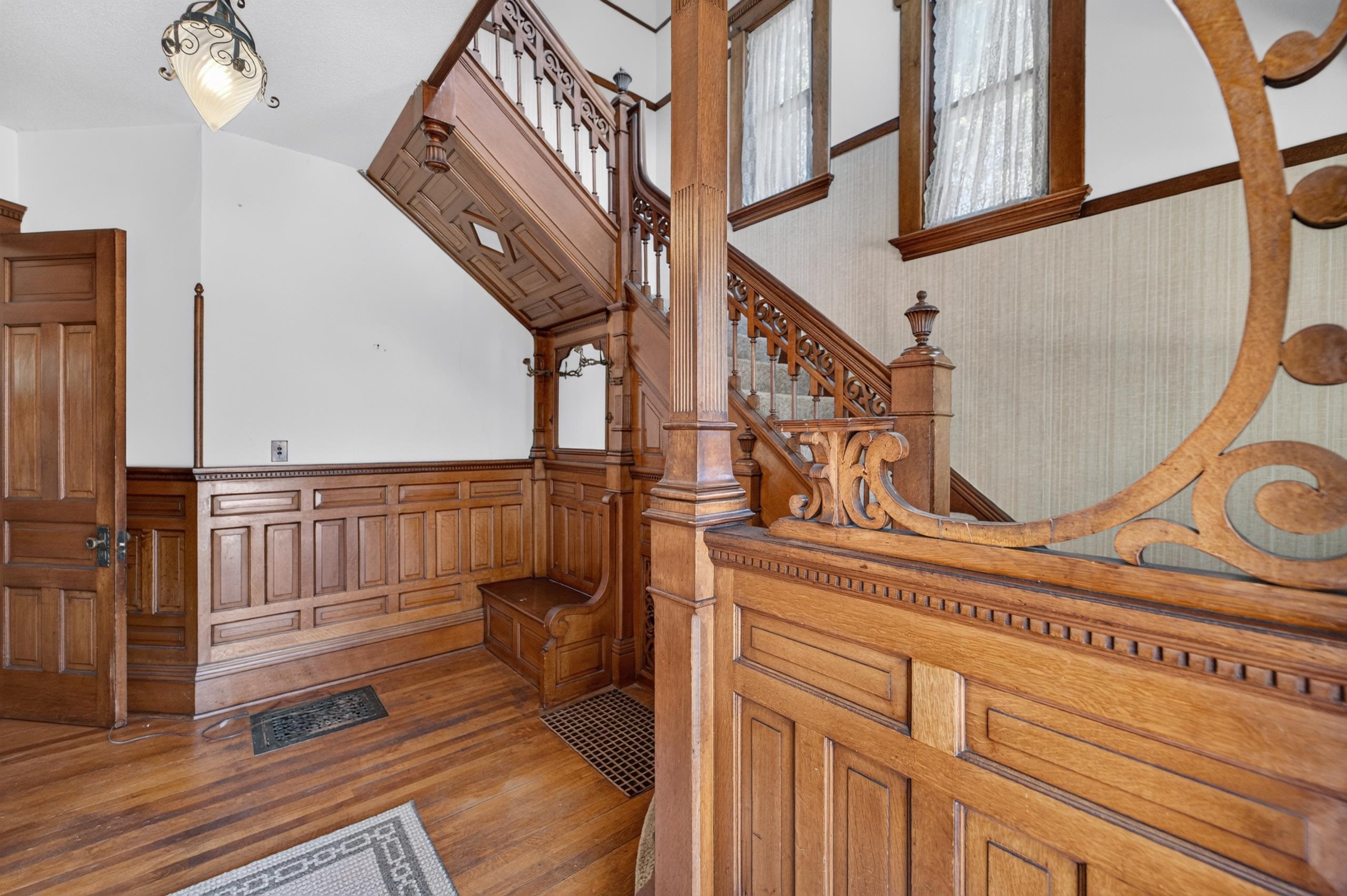954 Bluff Street Beloit, WI 53511 - Photo 4 of 53 Gallery Image 4